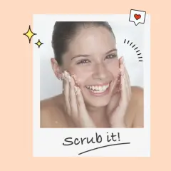 Una mujer sonríe mientras se aplica exfoliante facial. Descubre para qué sirve el exfoliante facial y luce una piel radiante.