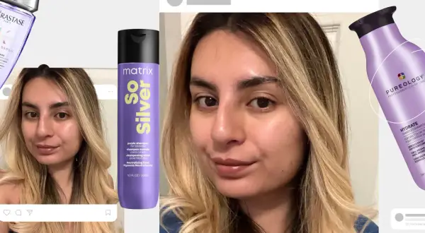 Mujer con pelo rubio y reflejos dorados, sonriendo. A su lado, botellas de champú morado y violeta, ideales para mantener el pelo color violeta vibrante.