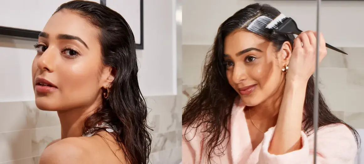 Mujer con pelo mojado se aplica tinte con brocha. Se puede teñir el pelo mojado para un color uniforme y duradero.