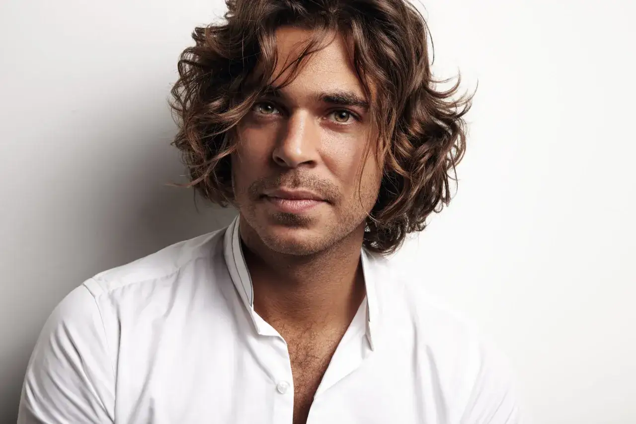 Peinados media melena hombre - Guía completa para un look perfecto