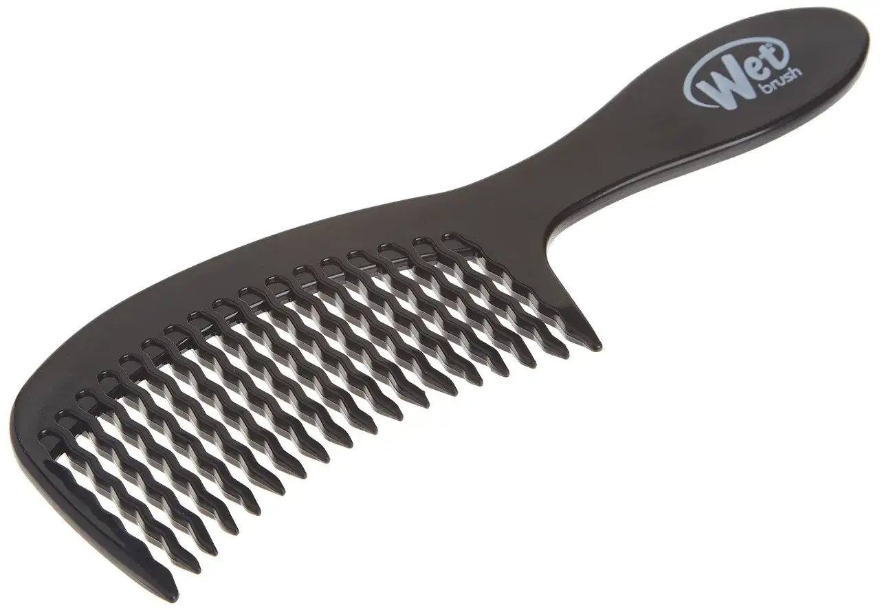 Peine negro Wet Brush con dientes anchos, ideal para desenredar y dar forma al pelo rizado cepillado en seco.