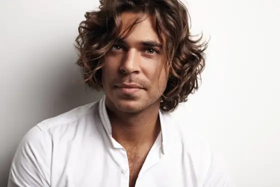 Peinados media melena hombre - Guía completa para un look perfecto